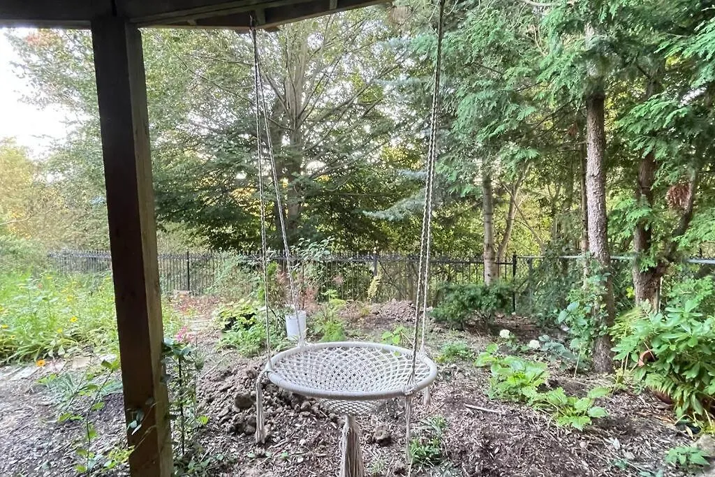 Apartment Serene Don River Retreat- 2Br Suite, Private Patio, Free Breakfast & Parking Toronto Canada