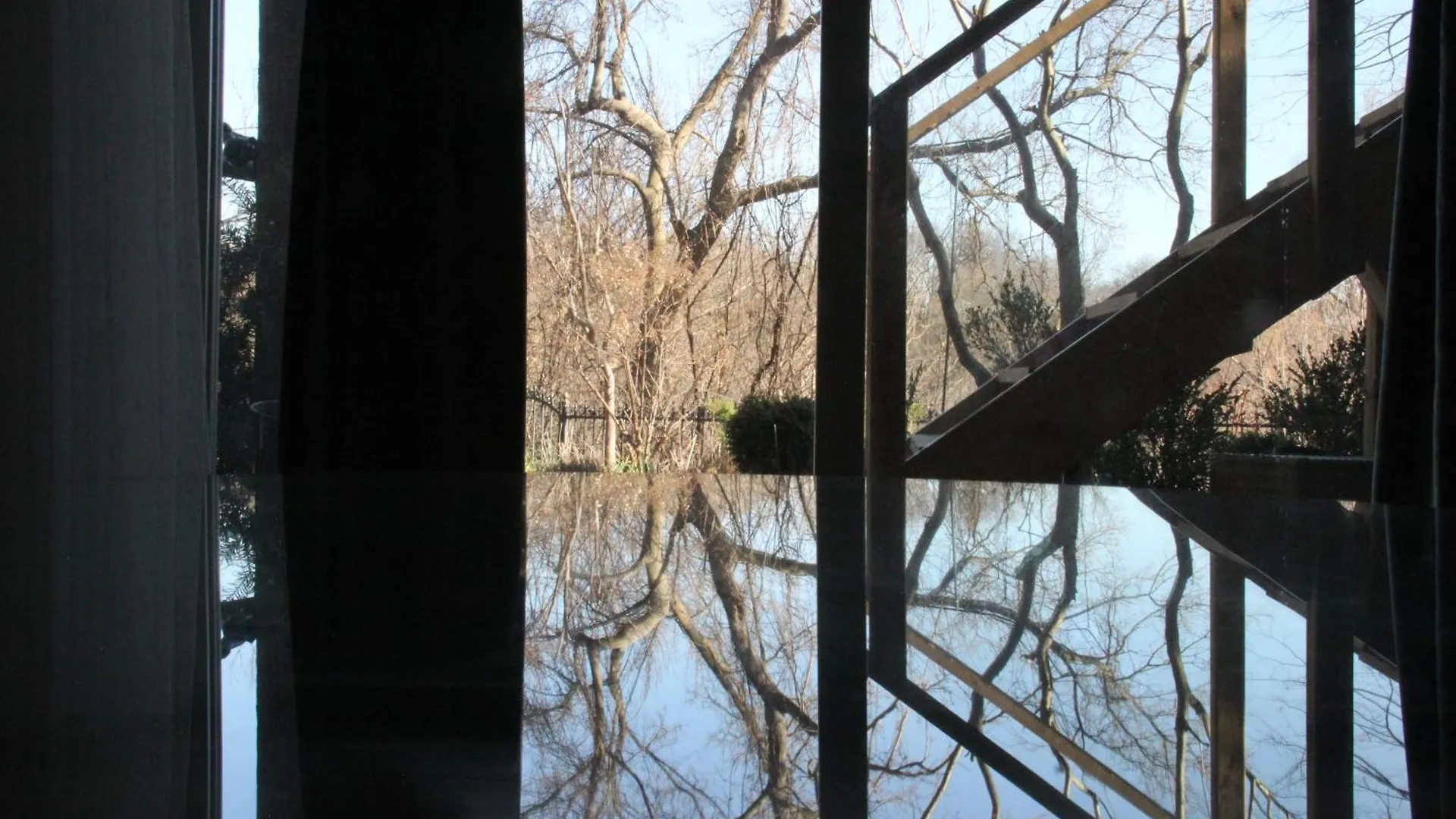 Apartment Serene Don River Retreat- 2Br Suite, Private Patio, Free Breakfast & Parking Toronto